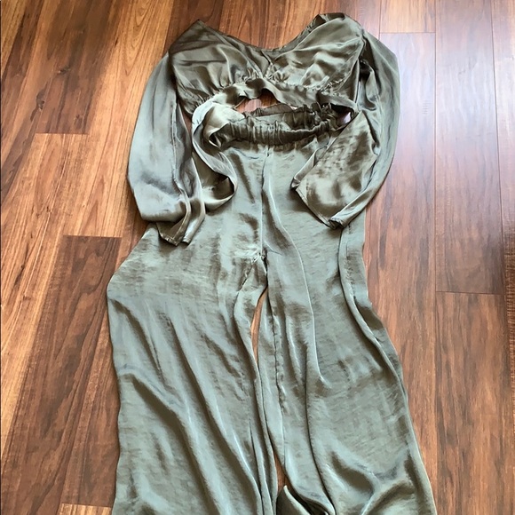 Billabong Pants - Super cool silk set!